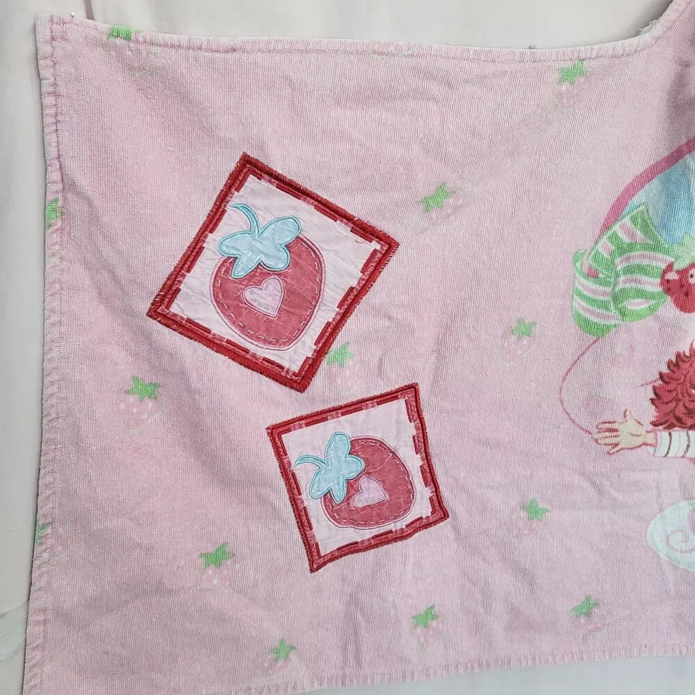 Strawberry Shortcake hooded toddler Bath Towel Vintage 90s Retro quilted